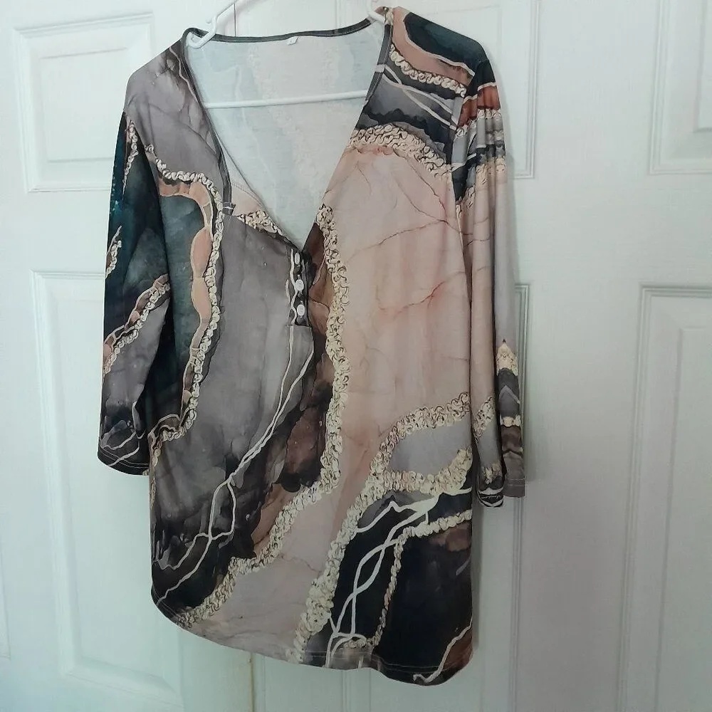 Women Floral Pullover Long Sleeve 3 Frontal Buttons, V Neck, Size Large